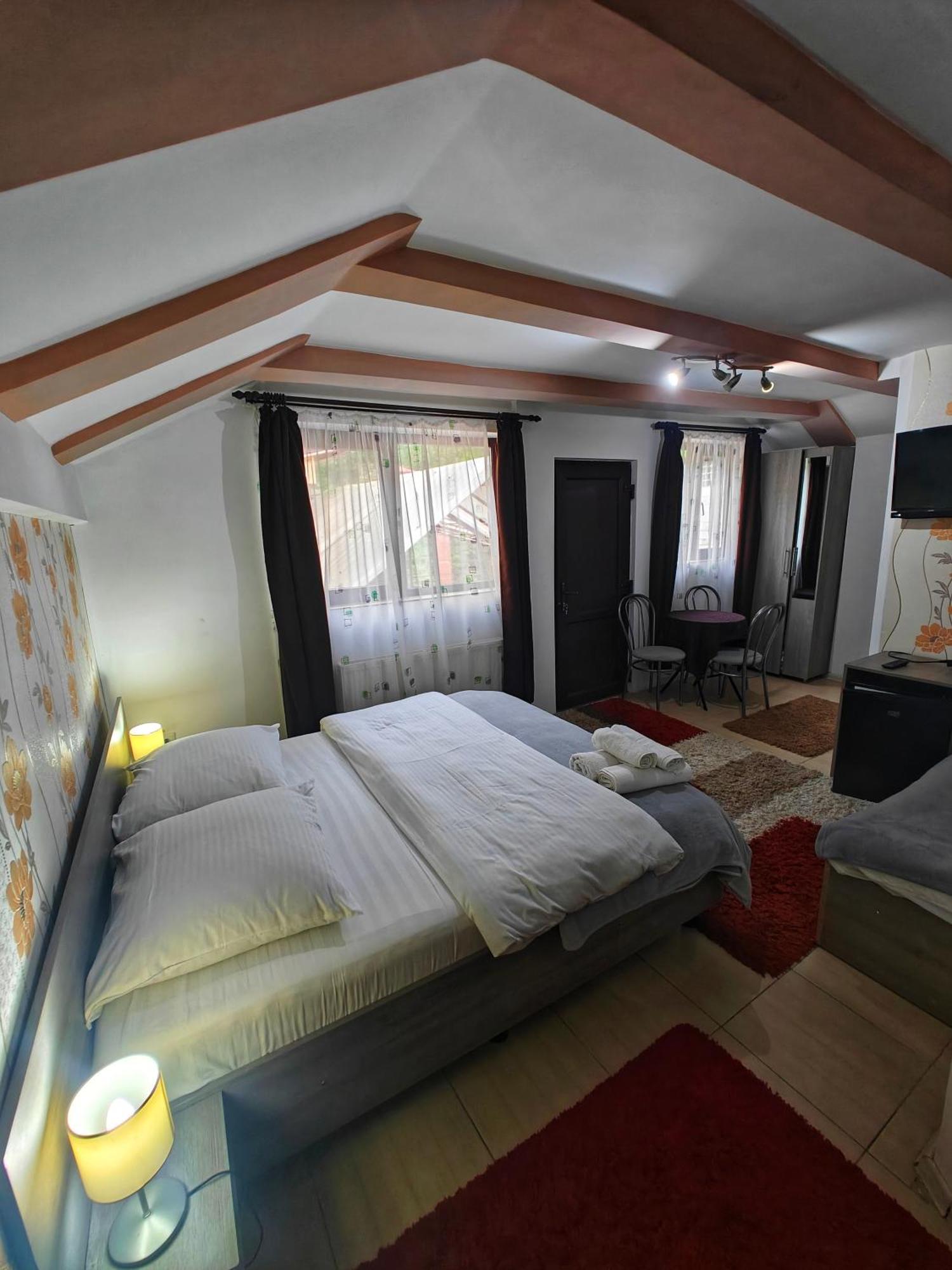 Апартаменты Casa Miclau Бэиле-Еркулане Экстерьер фото